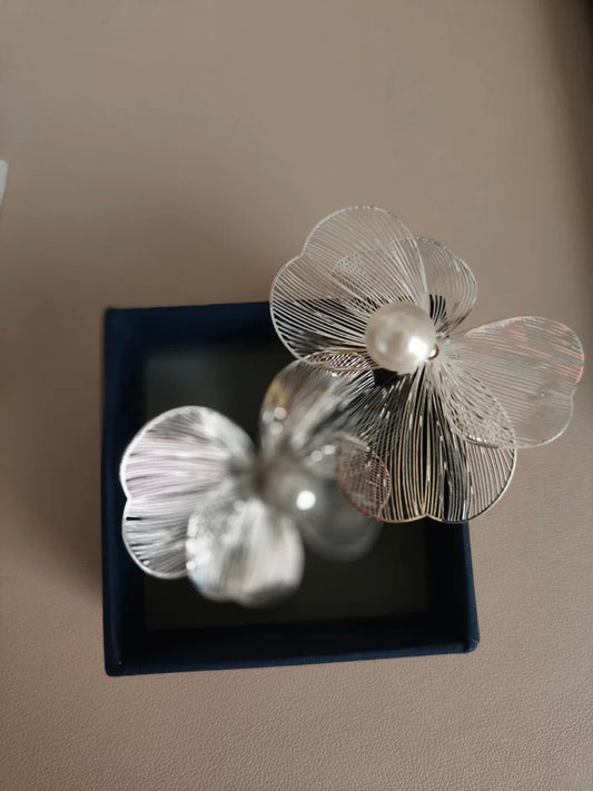 Silver Petal