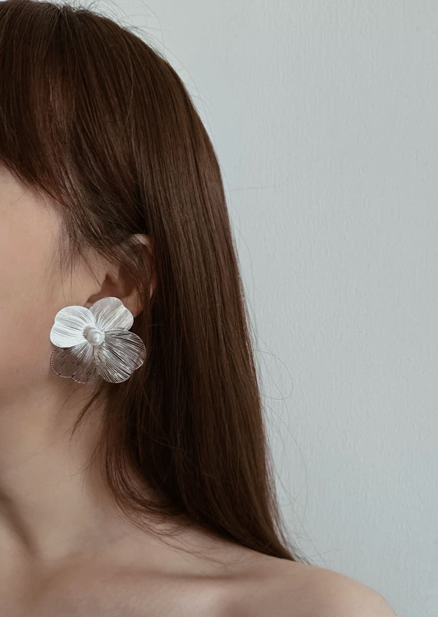Silver Petal