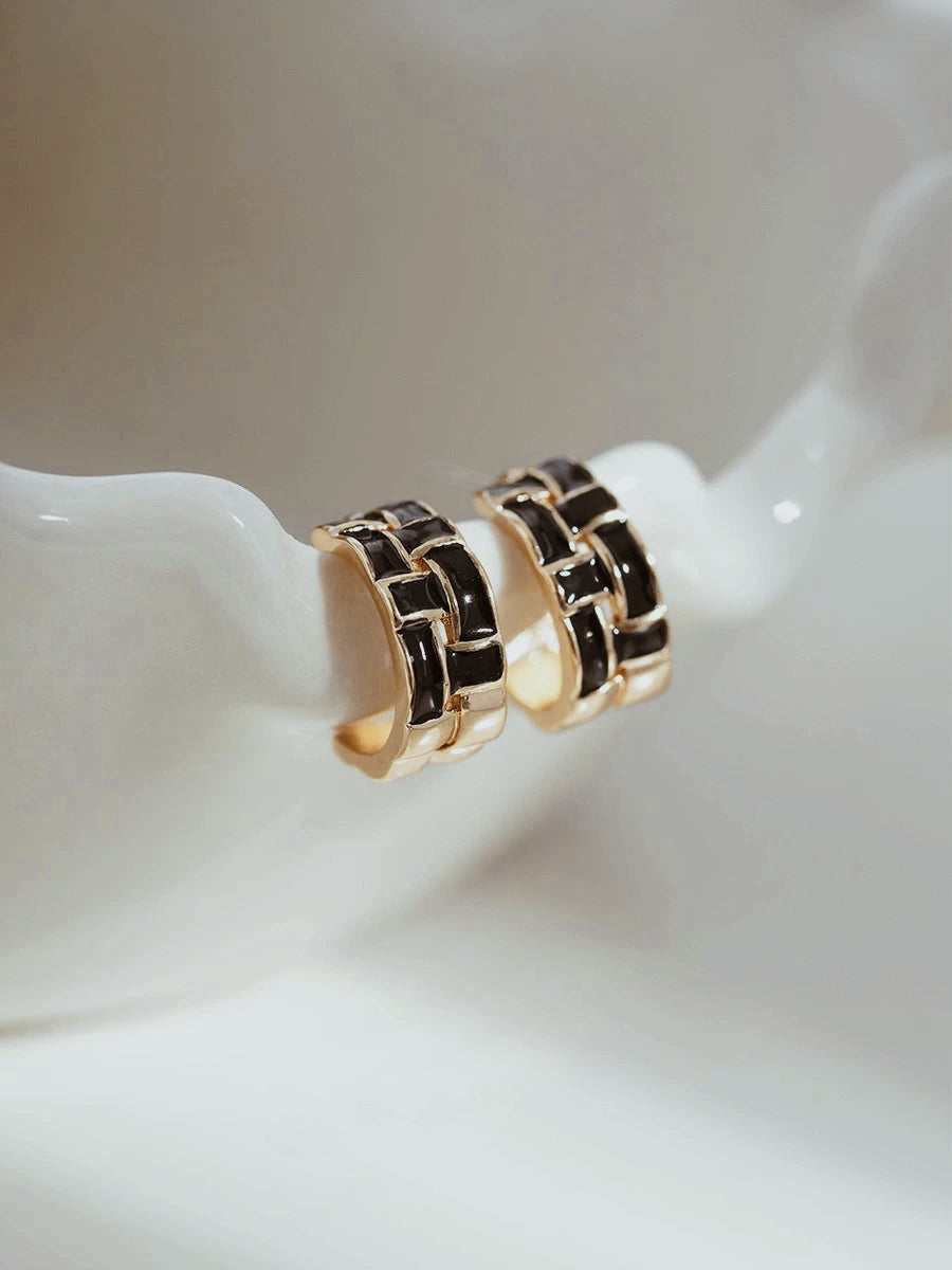 Chessboard Noir Hoops